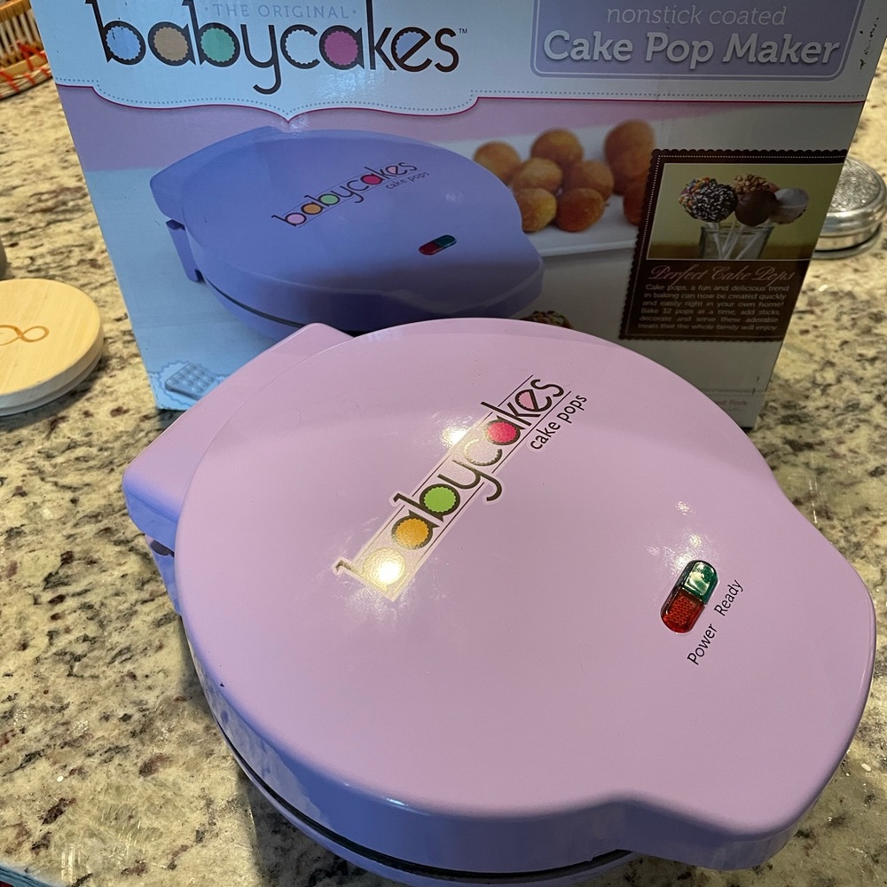 Babycakes Cake Pop Maker - Accessories Included